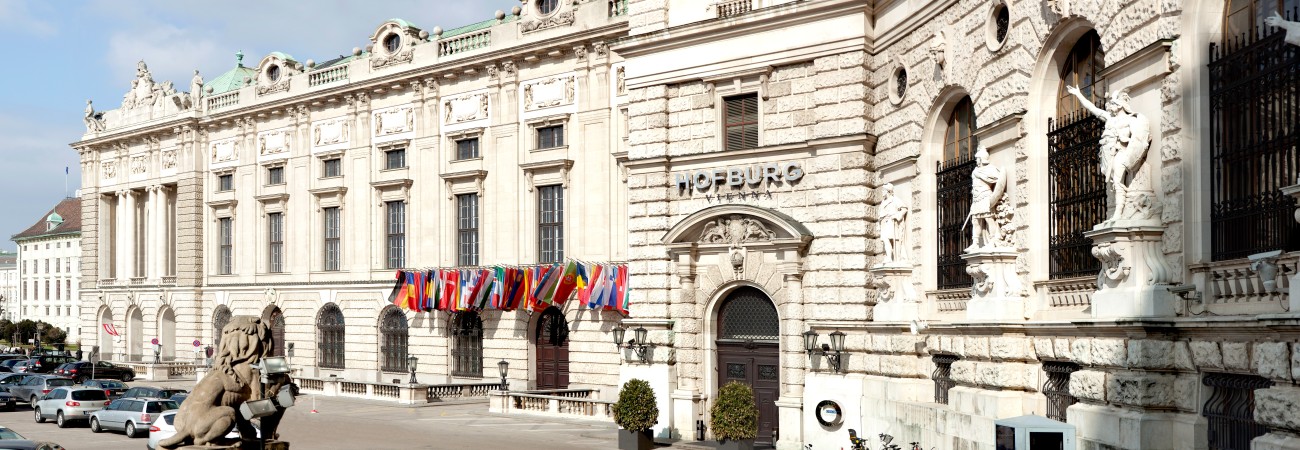 : Heldenplatz, Hofburg