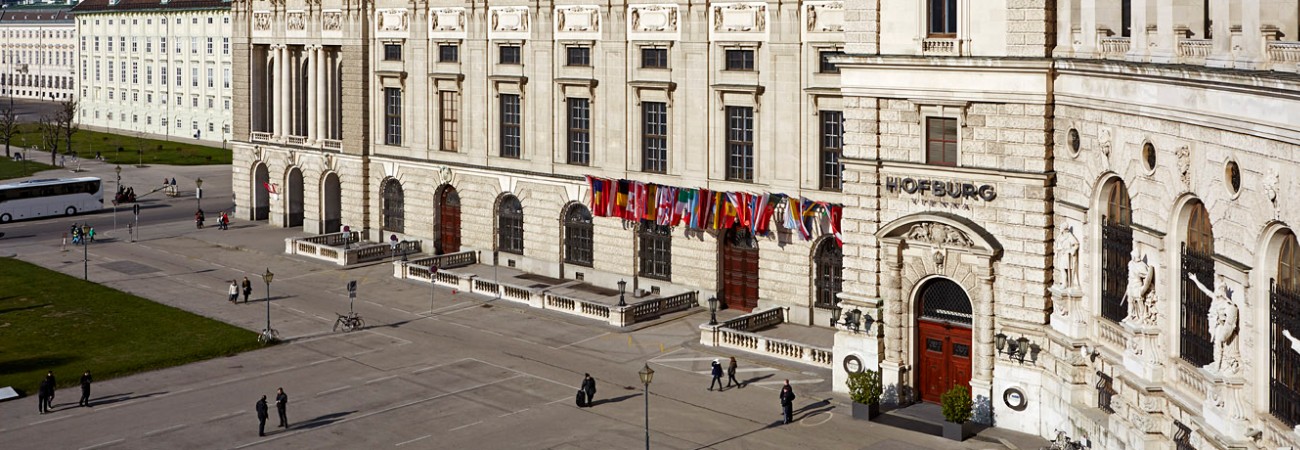 Heldenplatz, Hofburg: Heldenplatz, Hofburg